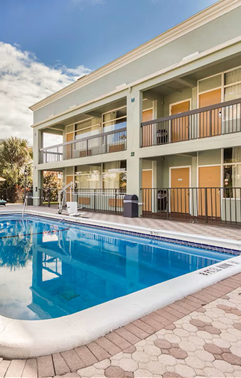 Luxury Hotel With Swimming Pool